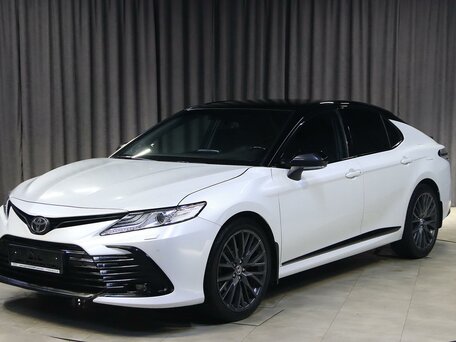 2021 Toyota Camry VIII (XV70) Рестайлинг, белый, 2549000 рублей, вид 1