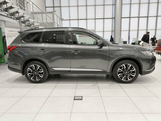 2021 Mitsubishi Outlander III Рестайлинг 3, серый, 2650000 рублей, вид 4