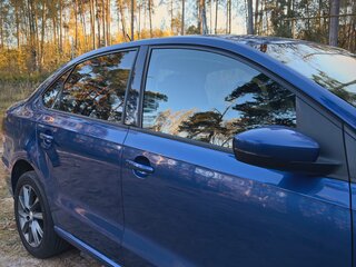 2018 Volkswagen Polo V Рестайлинг, синий, 1024000 рублей, вид 3