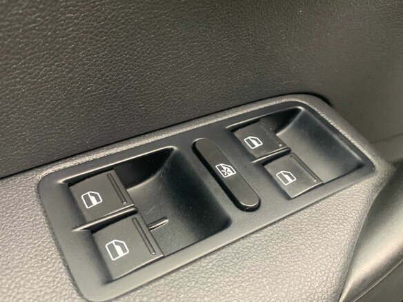 2016 Volkswagen Polo V Рестайлинг, чёрный, 1067000 рублей - вид 15