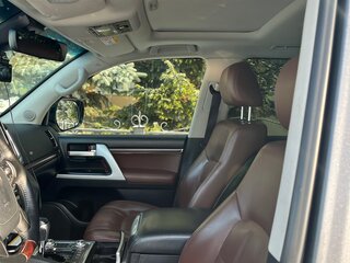 2019 Toyota Land Cruiser 200 Series Рестайлинг 2, серый, 7150000 рублей, вид 5