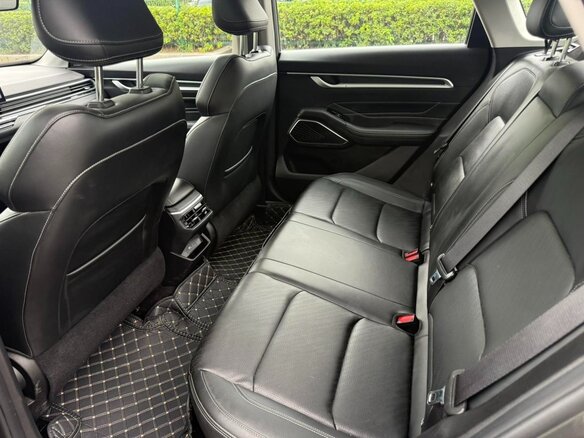 2023 Geely Emgrand II, серый, 1050000 рублей - вид 12