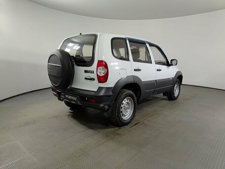 2015 Chevrolet Niva I Рестайлинг, белый, 597055 рублей, вид 5