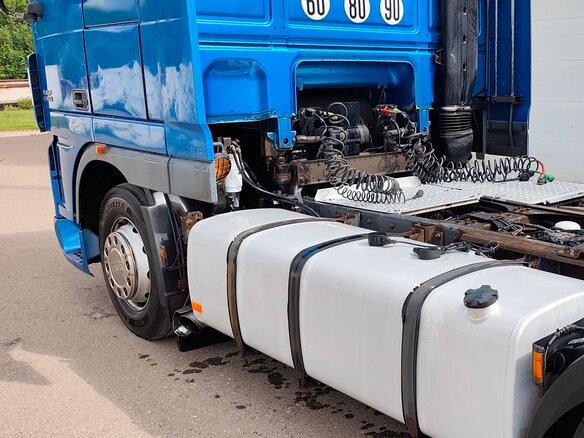 2011 DAF XF 105, синий, 1850000 рублей - вид 1