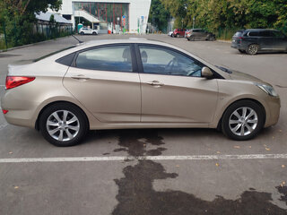 2012 Hyundai Solaris I, бежевый, 865000 рублей, вид 5