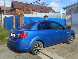 2010 Kia Rio II Рестайлинг, синий, 700000 рублей, вид 4