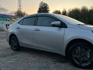 2013 Toyota Corolla XI (E160, E170, E180), серебристый, 1000000 рублей, вид 5