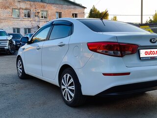 2015 Kia Rio III Рестайлинг, белый, 790000 рублей, вид 5