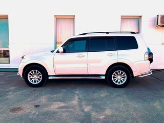 2013 Mitsubishi Pajero IV Рестайлинг 1, белый, 2500000 рублей, вид 2
