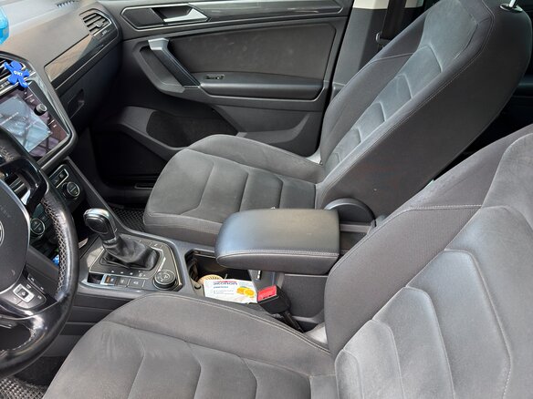 2017 Volkswagen Tiguan II, серебристый, 1800000 рублей - вид 1
