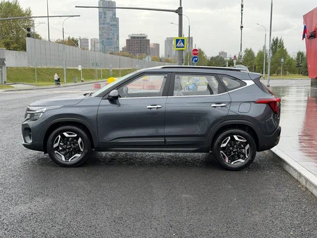 2026 Kia Seltos I Рестайлинг, серый, 1950000 рублей, вид 4