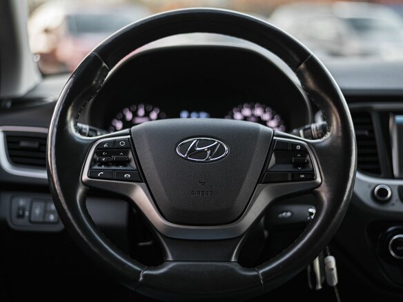 2017 Hyundai Solaris II, серый, 1199000 рублей - вид 5