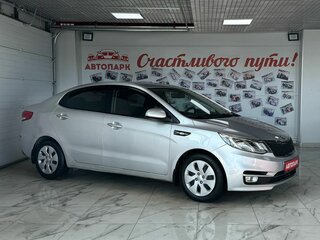 2017 Kia Rio III Рестайлинг, серебристый, 1219000 рублей, вид 1