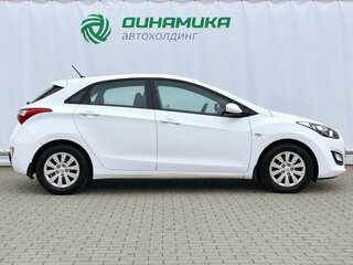 2016 Hyundai i30 II Рестайлинг, белый, 1030000 рублей, вид 4