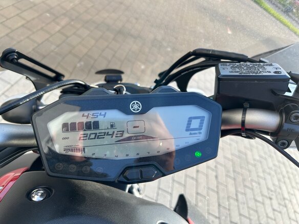 2016 Yamaha MT-07 (FZ-07), красный, 610000 рублей - вид 5