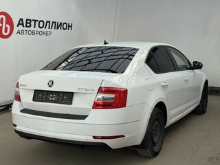 2017 Skoda Octavia III (A7), белый, 999000 рублей, вид 5
