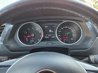 2019 Volkswagen Tiguan II, бежевый, 1799000 рублей, вид 4