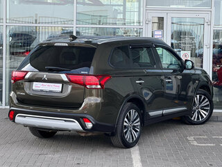 2021 Mitsubishi Outlander III Рестайлинг 3, коричневый, 1899000 рублей, вид 2