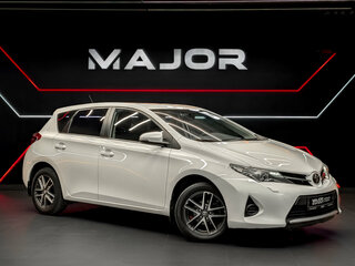 2014 Toyota Auris II, белый, 1430000 рублей, вид 3