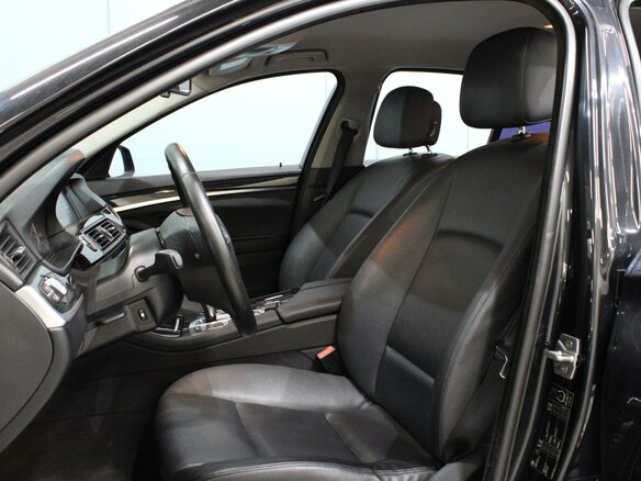 2012 BMW 5 серии 520i VI (F10/F11/F07), чёрный, 1710000 рублей - вид 9