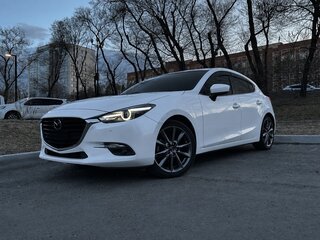 2017 Mazda Axela III Рестайлинг, белый, 1000000 рублей, вид 2