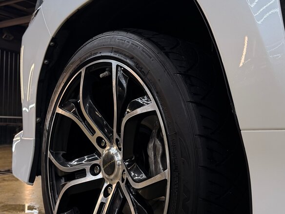 2017 Lexus LX 570 III Рестайлинг 2, белый, 11500000 рублей - вид 9