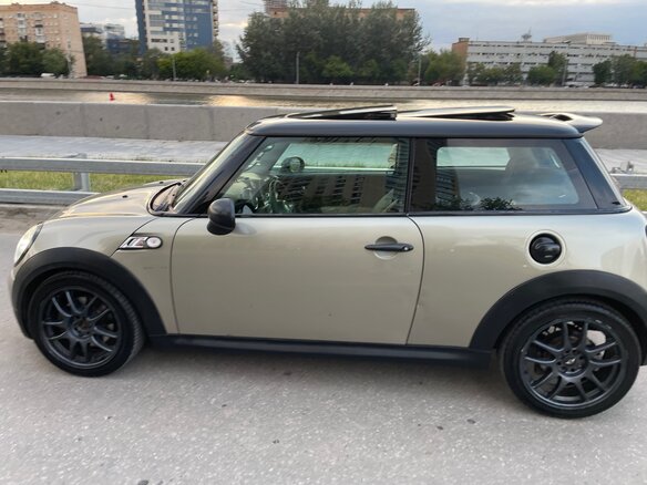 2008 Mini Hatch Cooper S II (R56), серый, 990000 рублей - вид 4