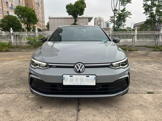2022 Volkswagen Golf VIII, серебристый, 1600000 рублей, вид 2