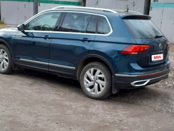 2022 Volkswagen Tiguan II Рестайлинг, синий, 4870000 рублей - вид 4