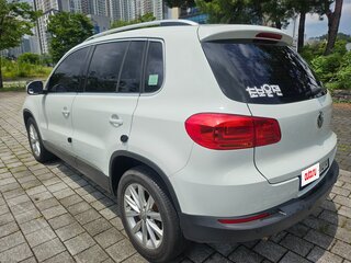 2014 Volkswagen Tiguan I Рестайлинг, белый, 1550000 рублей, вид 4