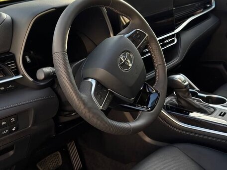 2026 Toyota Highlander IV (XU70), белый, 4959900 рублей, вид 3