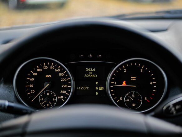 2006 Mercedes-Benz M-Класс 280 II (W164), серебристый, 1087000 рублей - вид 4