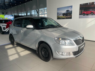 2012 Skoda Fabia II Рестайлинг, серебристый, 530000 рублей, вид 3
