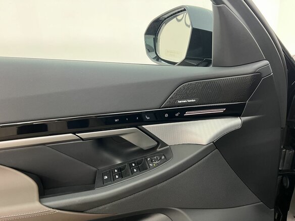2025 BMW 5 серии 520i VIII (G60/G61/G68), чёрный, 6990000 рублей - вид 17