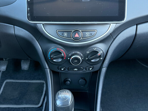 2012 Hyundai Solaris I, белый, 659900 рублей - вид 17