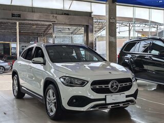 2022 Mercedes-Benz GLA 180 II (H247), белый, 2680000 рублей, вид 3