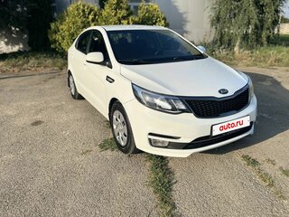2017 Kia Rio III Рестайлинг, белый, 1100000 рублей, вид 2