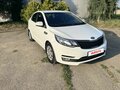 2017 Kia Rio III Рестайлинг, белый, 1100000 рублей - вид 1