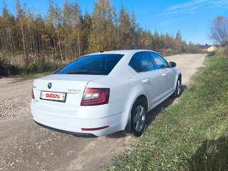 2020 Skoda Octavia III (A7) Рестайлинг, белый, 2050000 рублей, вид 2