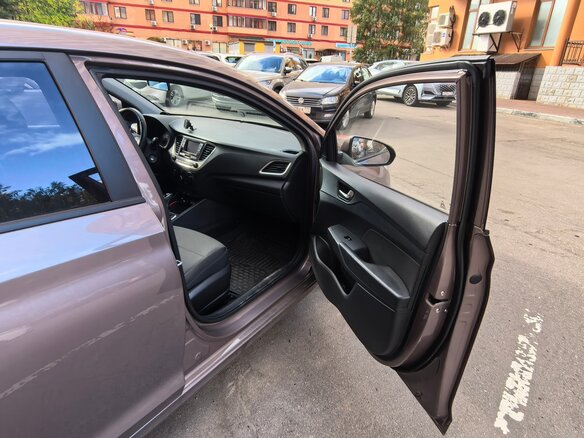2018 Hyundai Solaris II, коричневый - вид 9