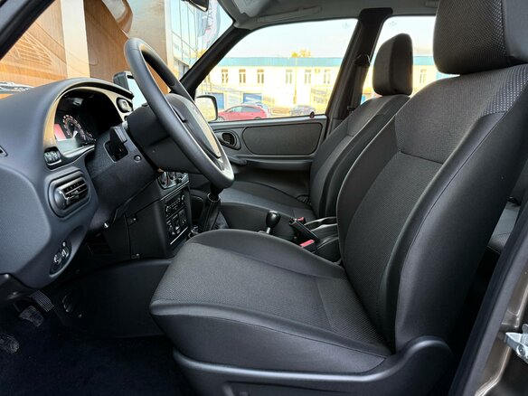 2026 Lada (ВАЗ) Niva Travel I Рестайлинг, коричневый, 1737000 рублей - вид 8