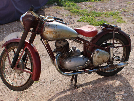 1951 Jawa 250, красный, 590000 рублей, вид 1