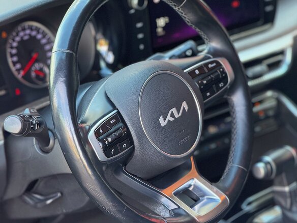 2022 Kia K5 III, чёрный, 2500000 рублей - вид 26