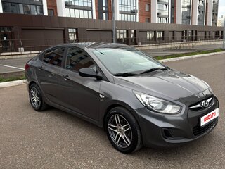 2014 Hyundai Solaris I, серый, 700000 рублей, вид 2