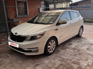 2016 Kia Rio III Рестайлинг, белый, 1240000 рублей, вид 1