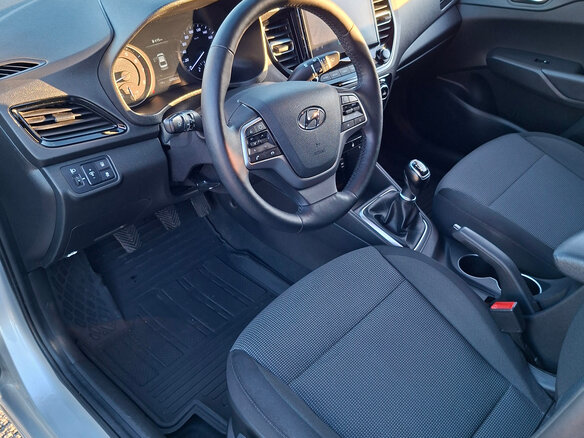 2021 Hyundai Solaris II Рестайлинг, серый, 1645000 рублей - вид 12