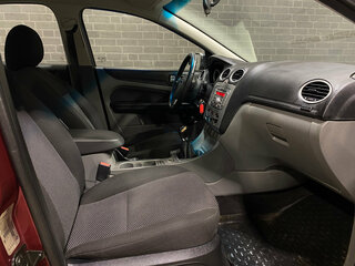 2008 Ford Focus II Рестайлинг, красный, 450000 рублей, вид 5
