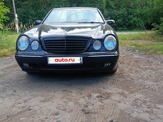 2001 Mercedes-Benz E-Класс 320 II (W210, S210) Рестайлинг, синий, 1750000 рублей, вид 1