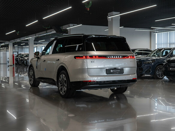 2026 Lynk & Co 900, серый, 7900000 рублей - вид 3