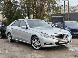 2009 Mercedes-Benz E-Класс 350 IV (W212, S212, C207), серебристый, 1169000 рублей, вид 3